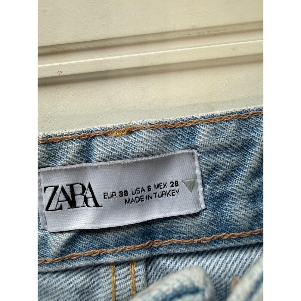 Zara Womens Sz 6 Light Wash Distressed High Rise Straight Leg Boyfriend Jeans - Picture 2 of 5